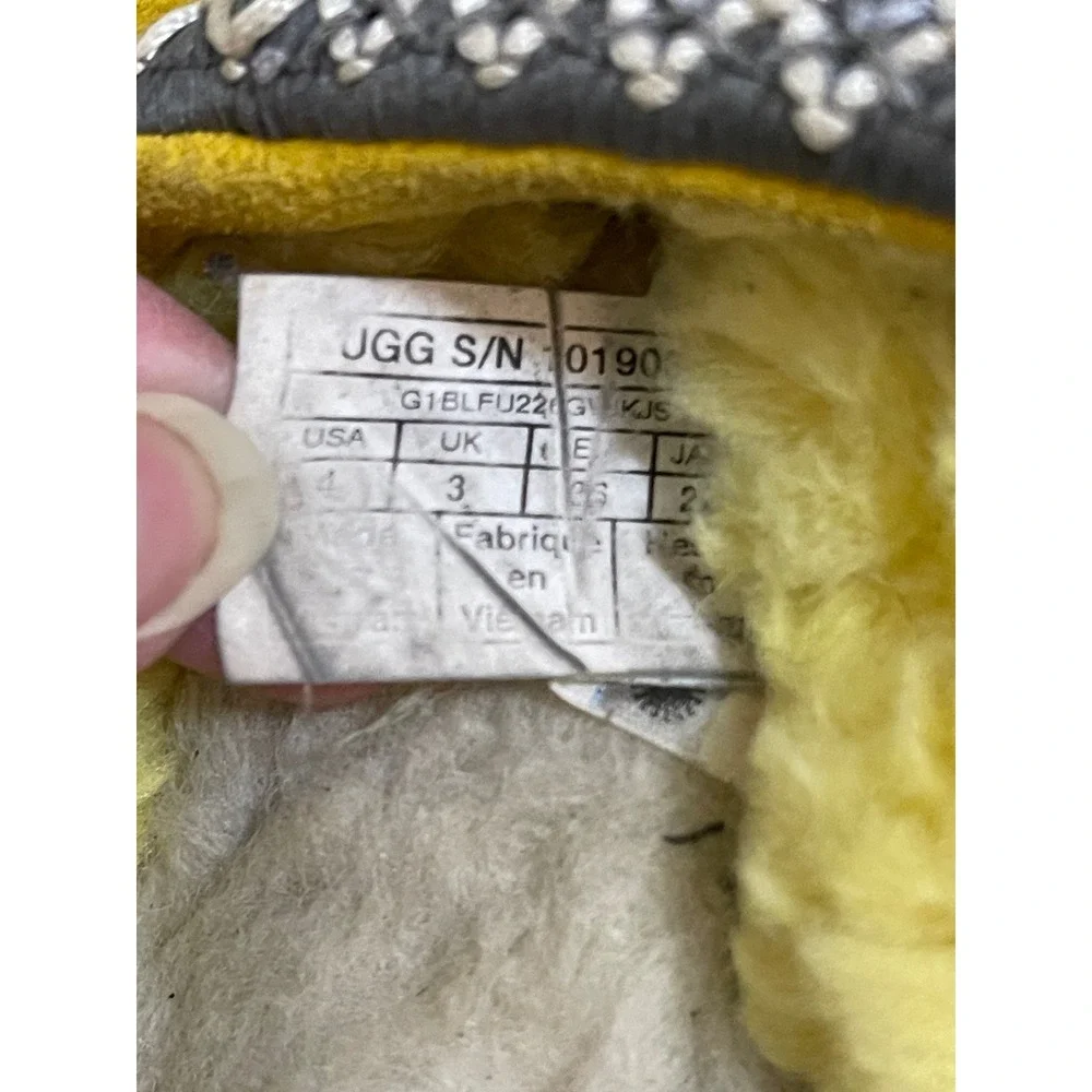 UGG Tasman Big Kid Size 4 - women's size 5.5 /6 - Gold preloved - Picture 6 of 6